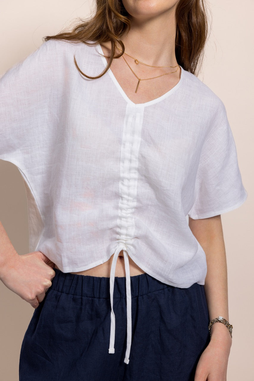 Kısa Kollu V-Yaka Beyaz Büzgülü Kadın Keten Bluz
