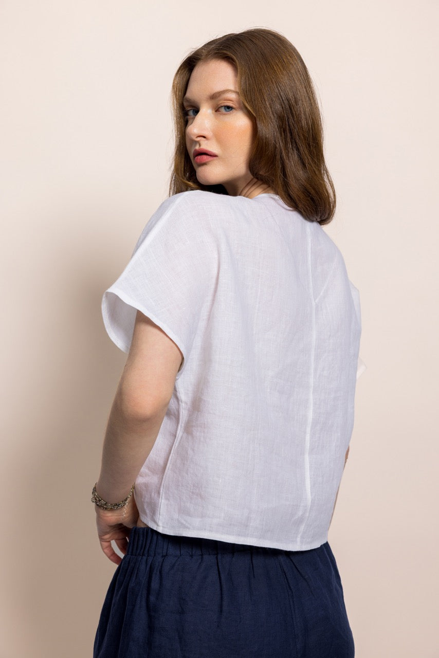 Kısa Kollu V-Yaka Beyaz Büzgülü Kadın Keten Bluz