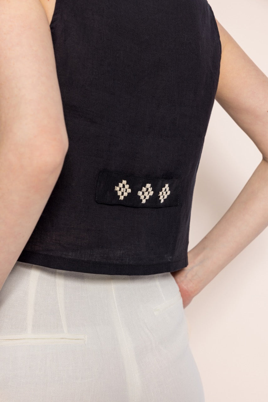 Turna El Nakışlı Brit Detaylı Siyah Keten Yelek