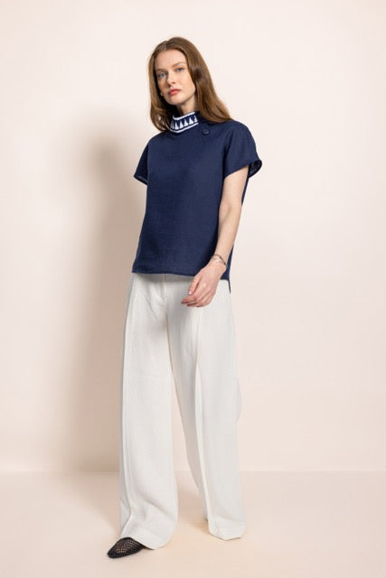 İbibik Beyaz ve Lacivert Yakası İşlemeli Lacivert Keten Bluz