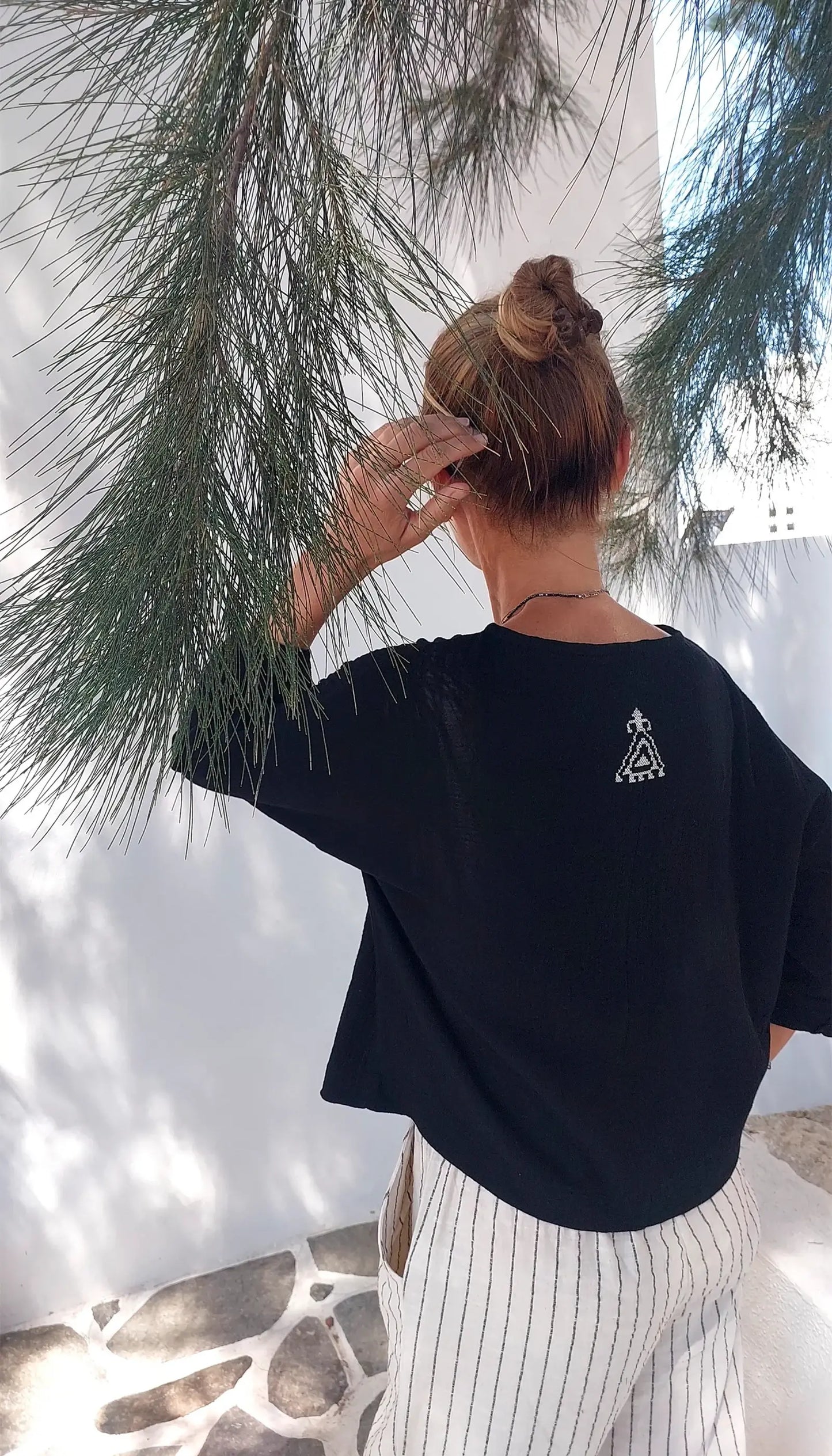 siyah kadin boho nakis islemeli muslin bluz